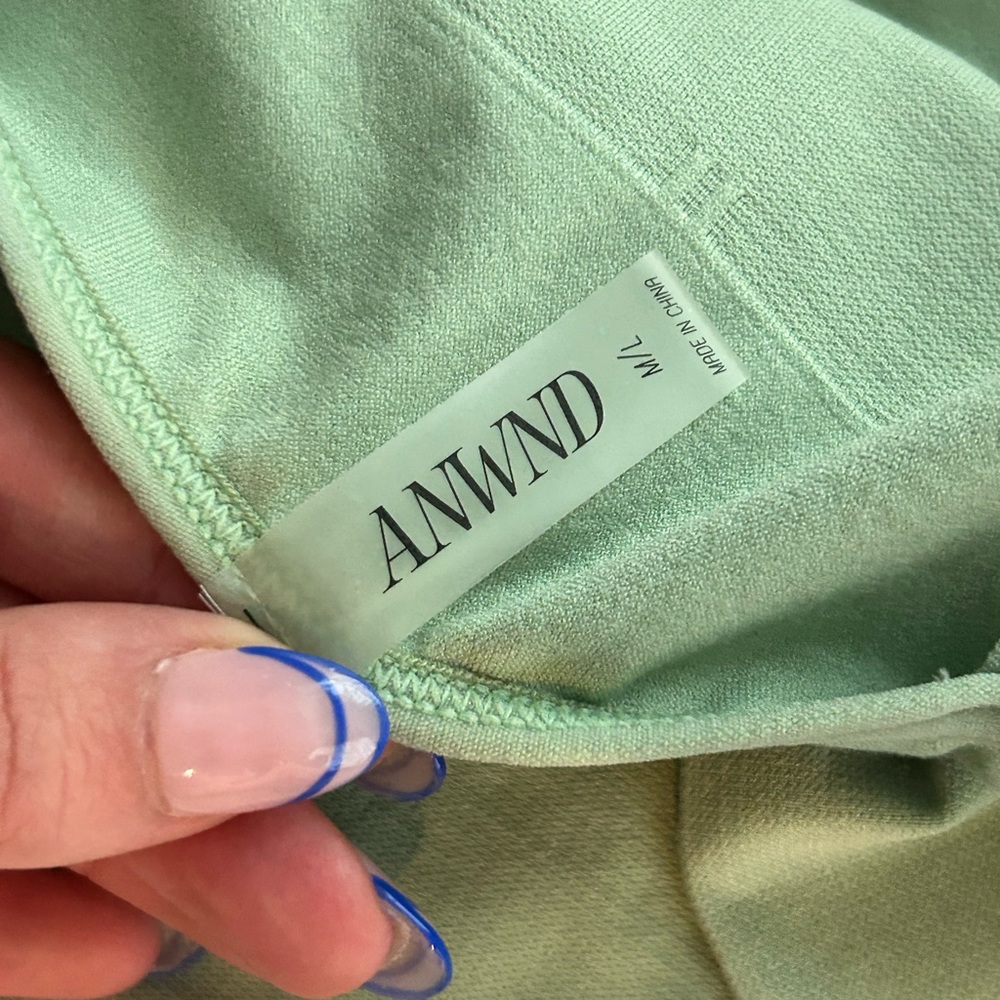 Green Crop Top - Picture 2 of 3